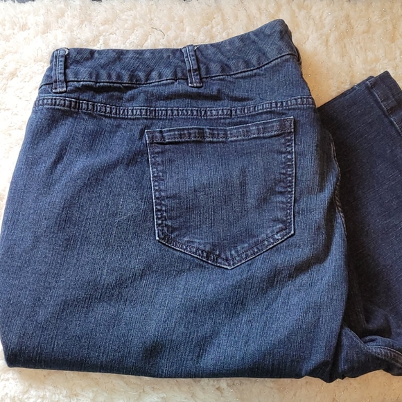 Torrid 28 short jeans